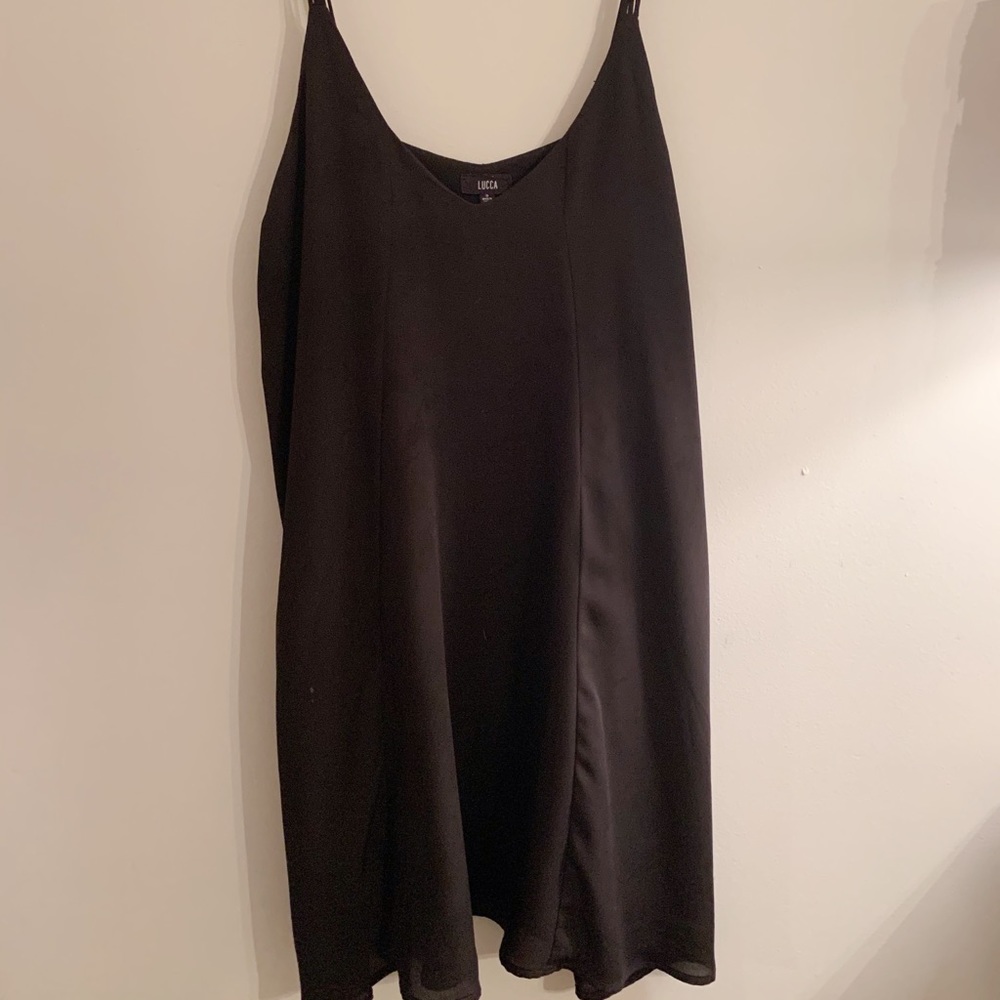 Perfect little black dress!